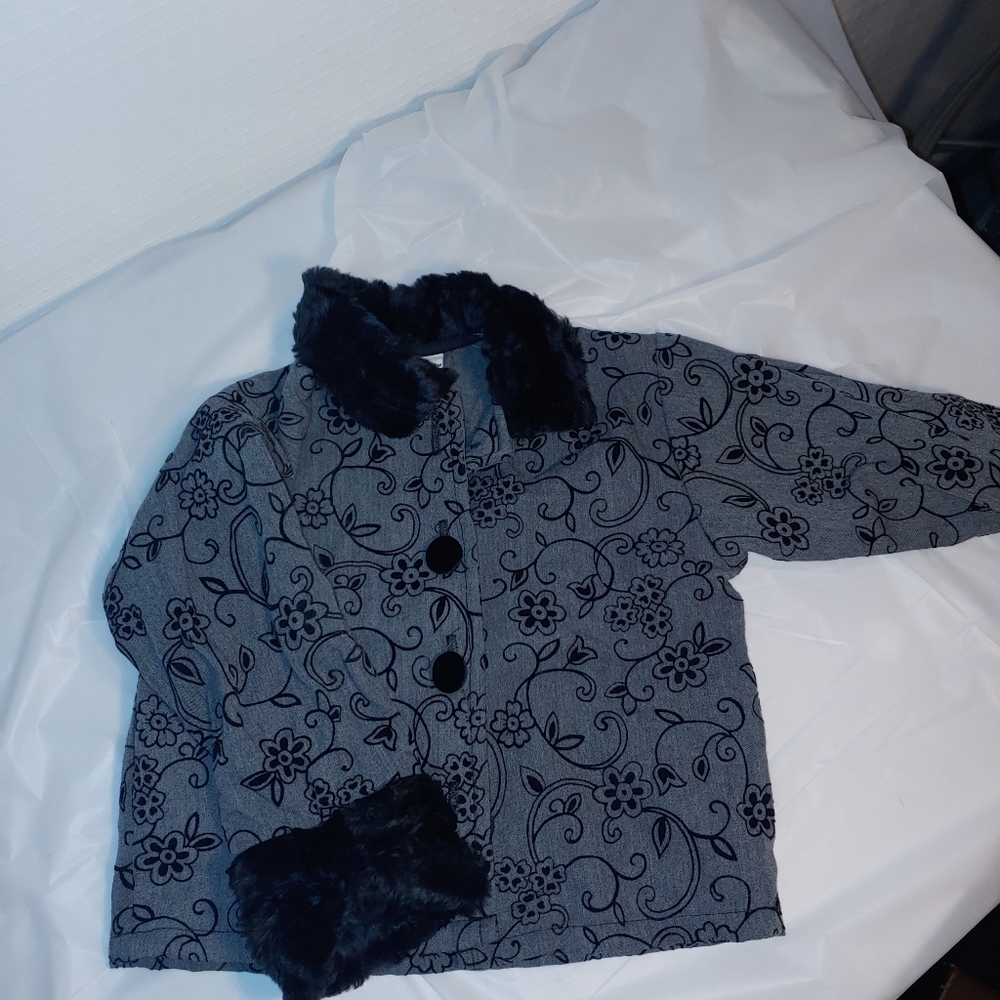 Girls top. Cach Cach 2T